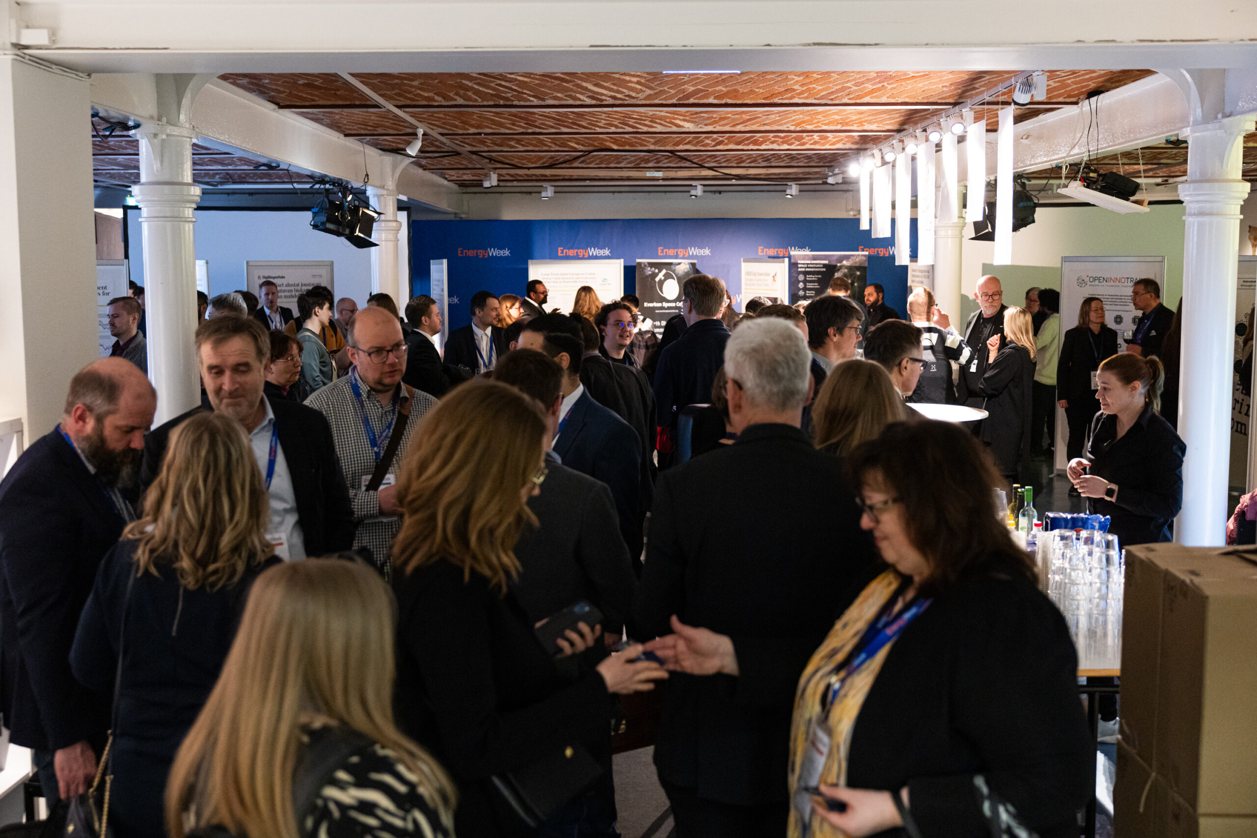 VahalummukkaNet-1974-scaled